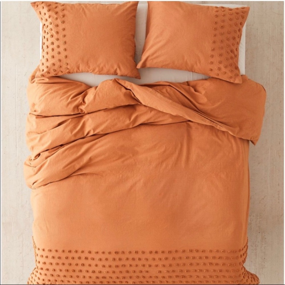 Urban outfitters tufted Dot Duvet cover & shams